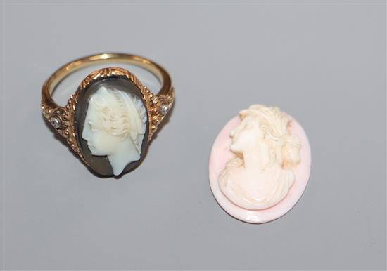 A 585 and sardonyx? oval cameo set ring and an unmounted cameo.